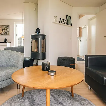 Holiday home Lyngbyvej Iii