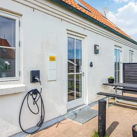 Lyngbyvej Iii Holiday home *